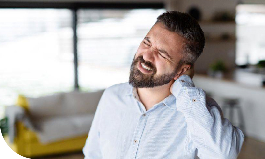 homme qui a mal au dos