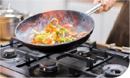 légumes sautés dans un wok