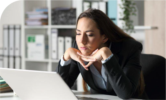 un groupe de sportifs dans un parc 